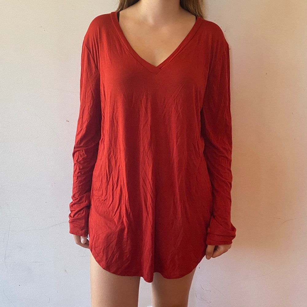 Long sleeve V neck top